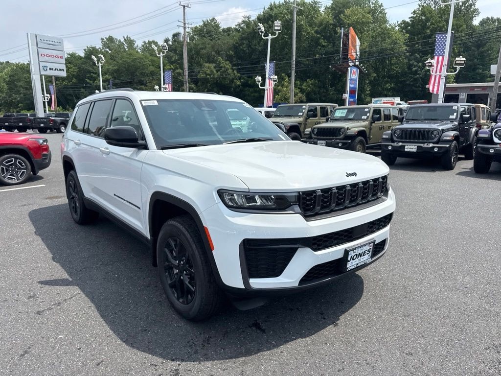 New 2026 Jeep Grand Cherokee L Altitude Sport Utility