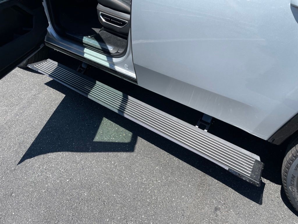 New 2026 Jeep Grand Wagoneer Summit Reserve Sport Utility
