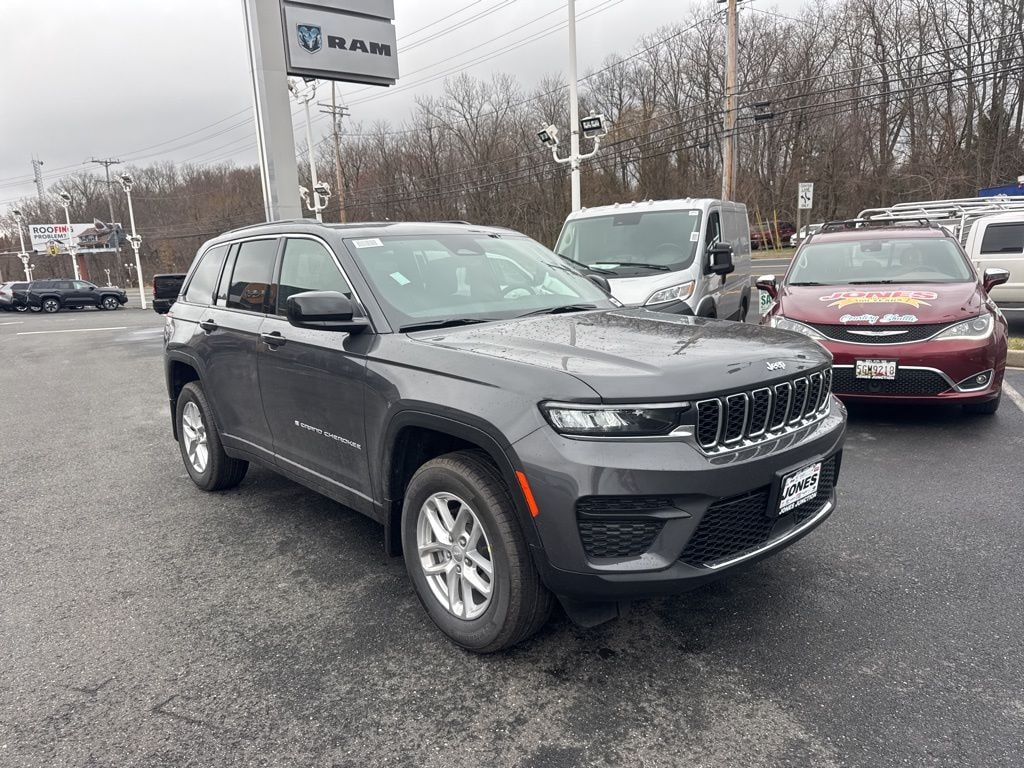 New 2026 Jeep Grand Cherokee Laredo Sport Utility