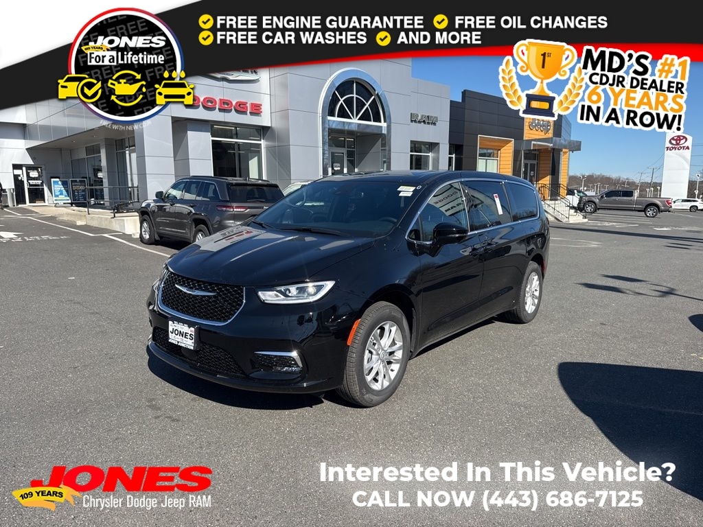 2026 Chrysler Pacifica Select AWD's photo