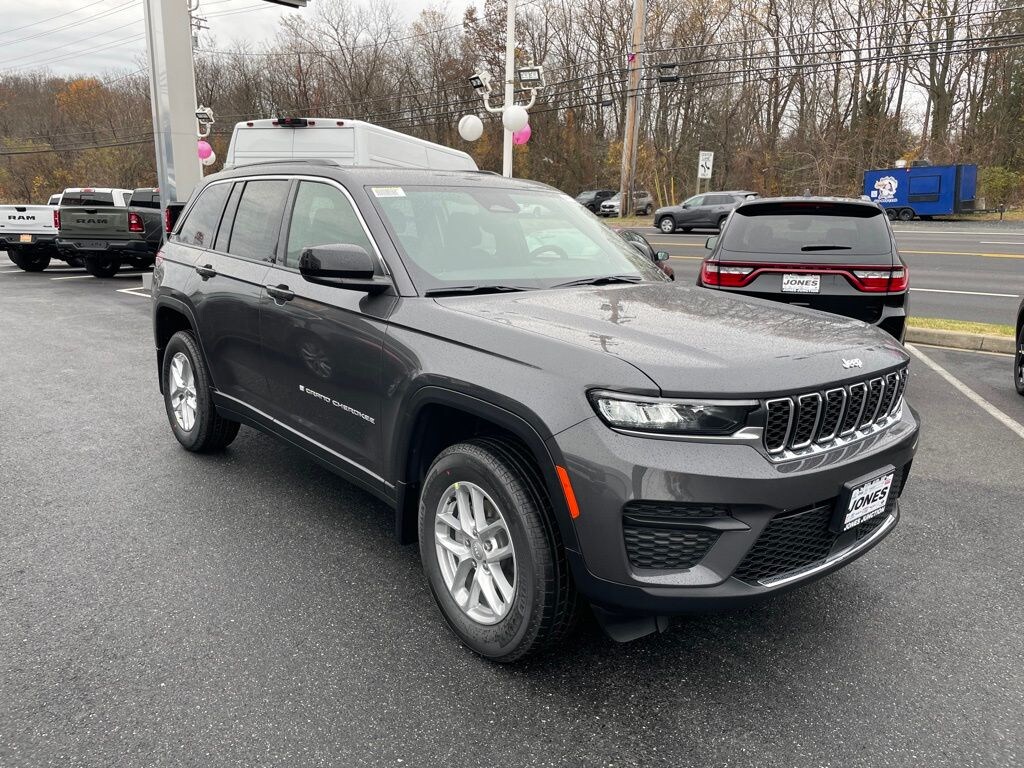 New 2025 Jeep Grand Cherokee Laredo X Sport Utility