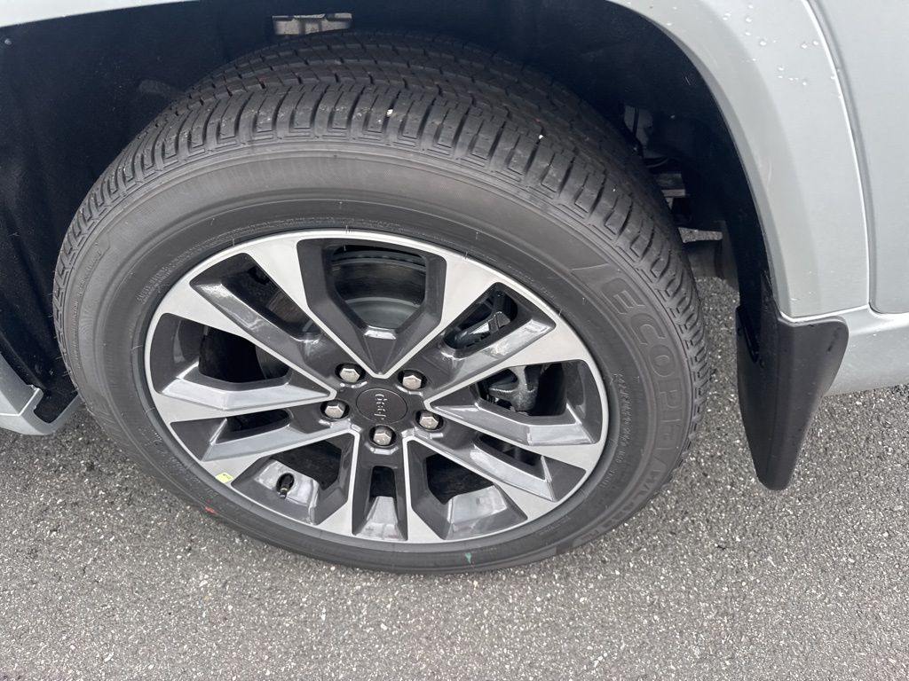 2025 Jeep Grand Cherokee L Overland - Photo 17