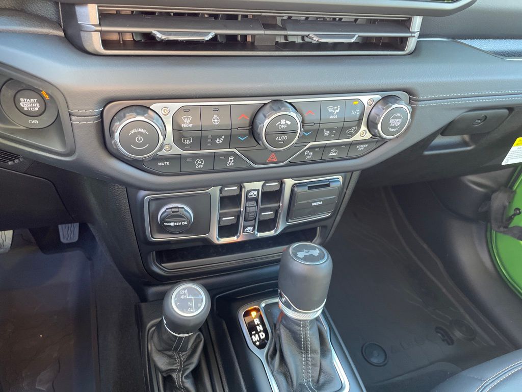 2026 Jeep Wrangler 4-Door Sahara - Photo 16