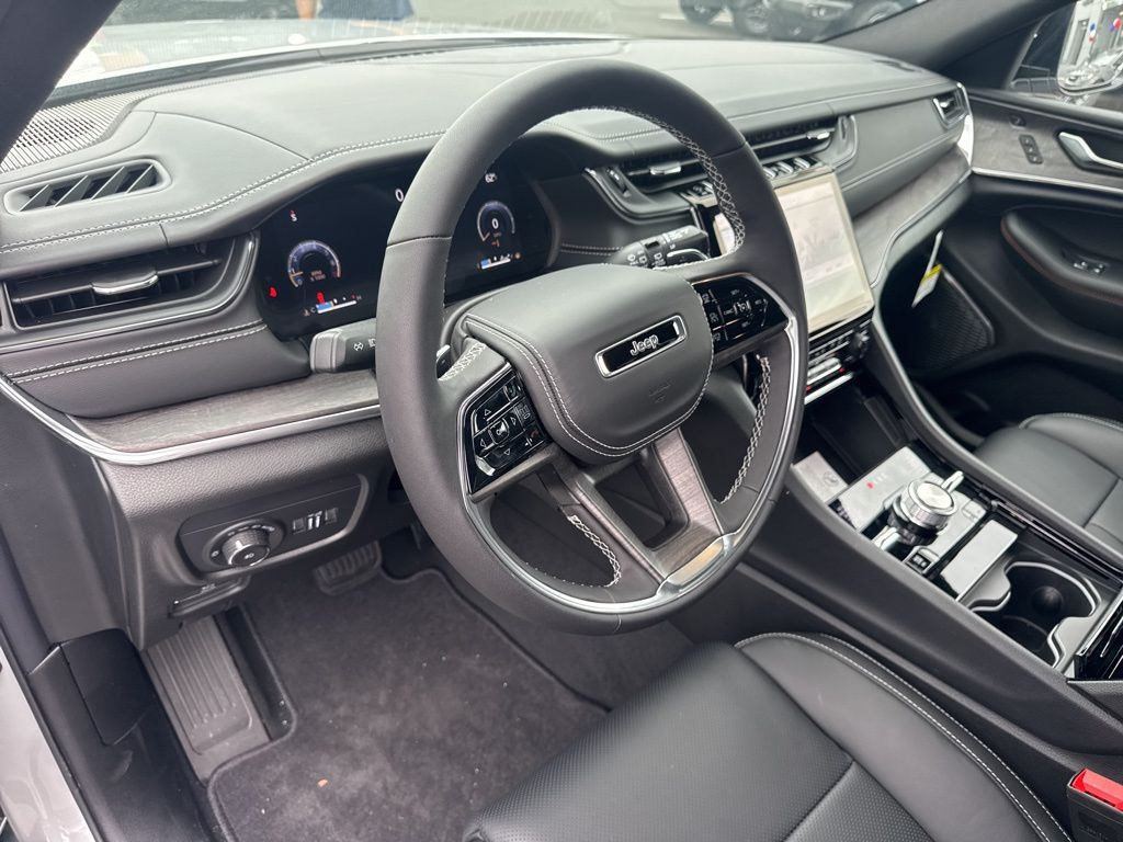 2025 Jeep Grand Cherokee L Overland - Photo 11