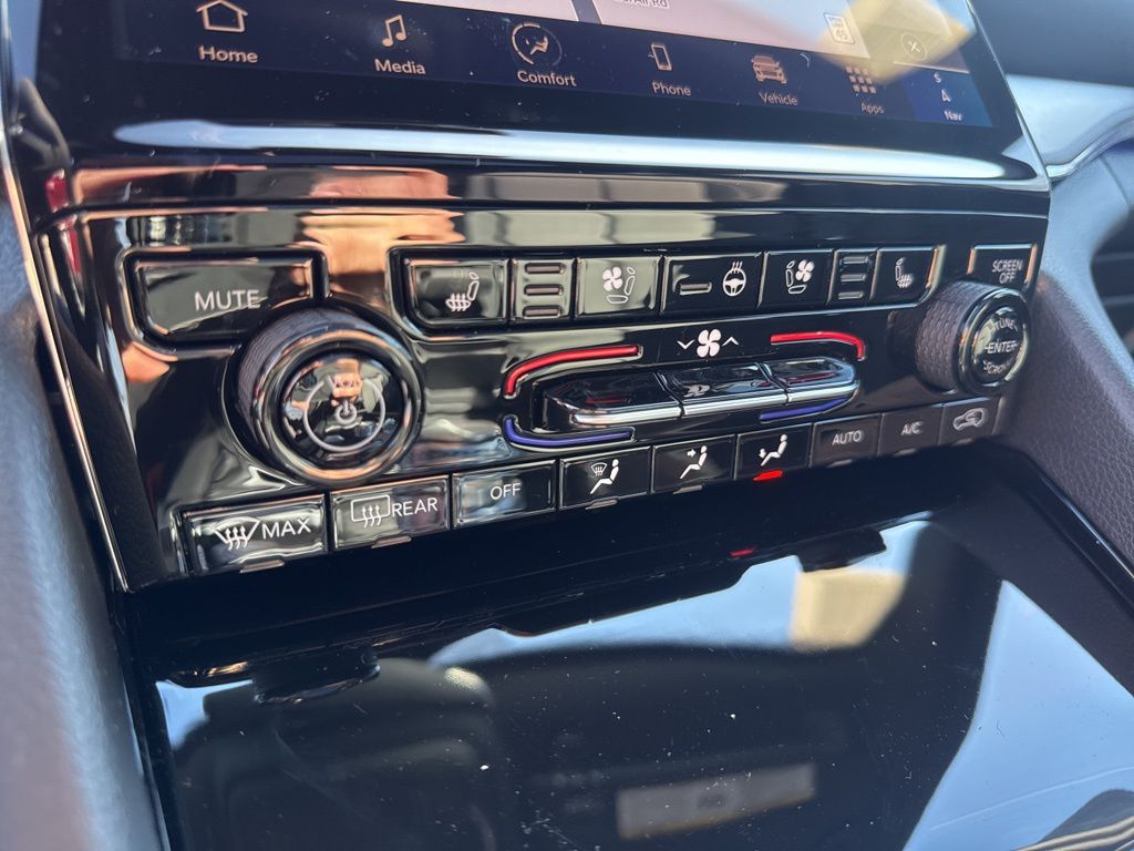 2025 Jeep Grand Cherokee Overland - Photo 14