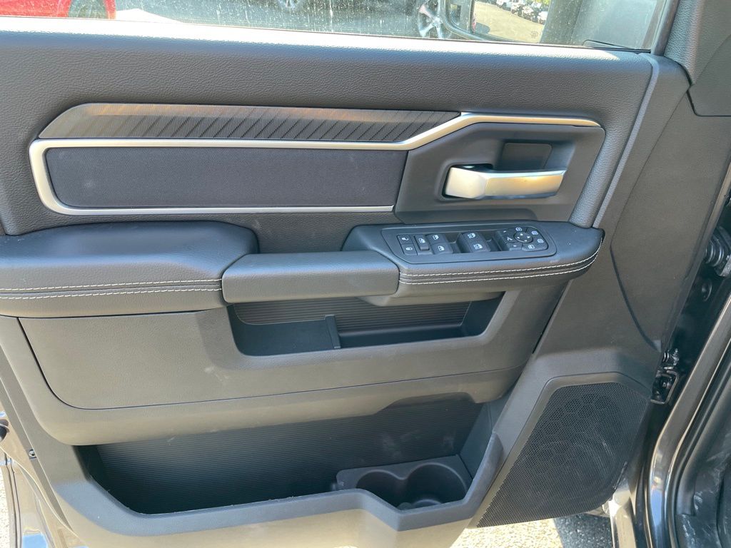 2026 RAM 2500 Big Horn - Photo 8