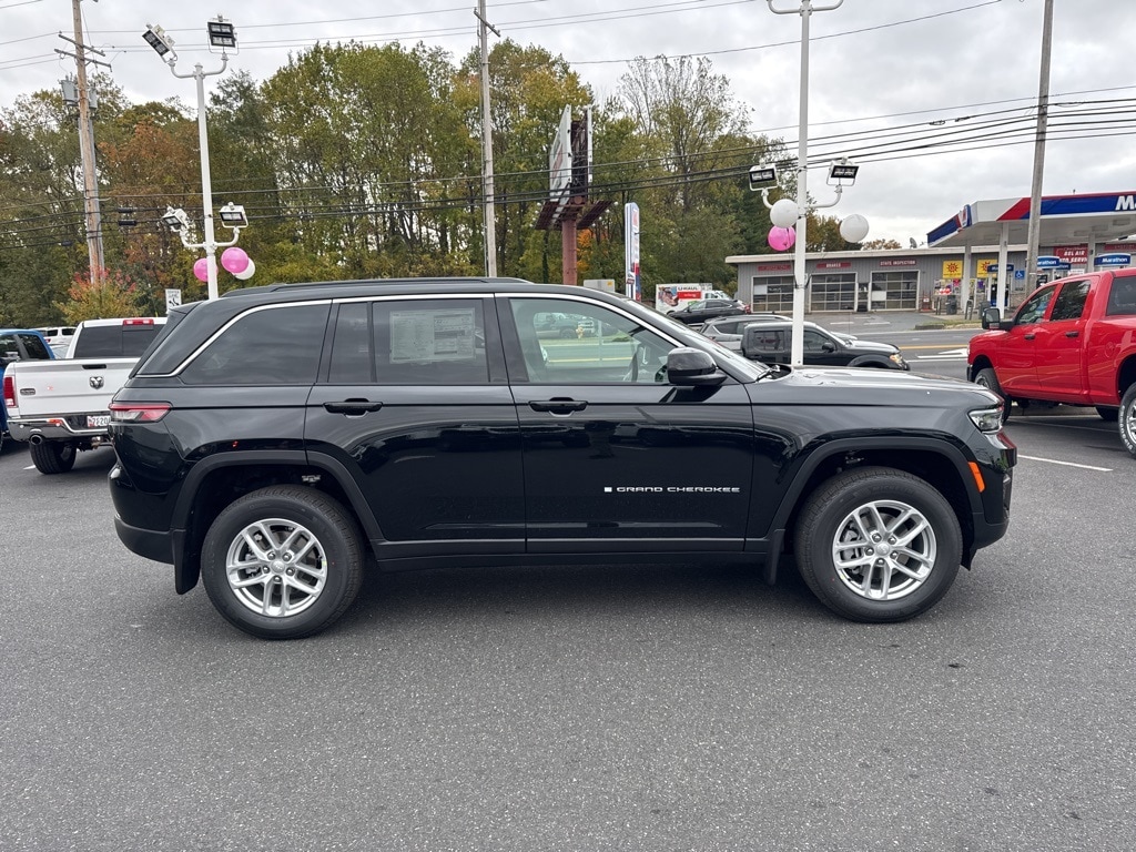 New 2025 Jeep Grand Cherokee Laredo Sport Utility