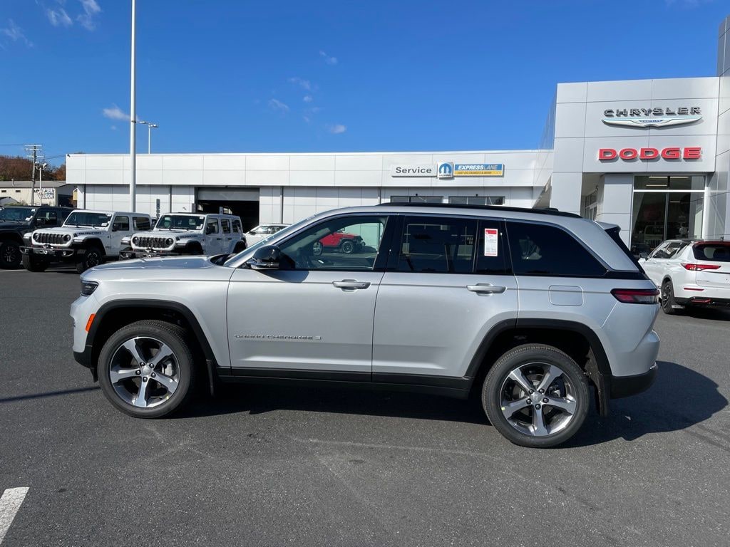 New 2025 Jeep Grand Cherokee Limited Sport Utility
