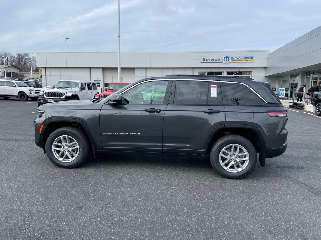 New 2025 Jeep Grand Cherokee Laredo X Sport Utility