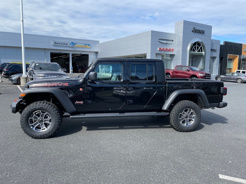 New 2025 Jeep Gladiator Mojave Pickup