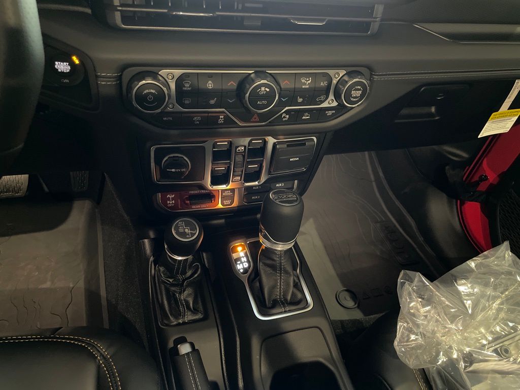 2025 Jeep Wrangler 4-Door Rubicon 392 Final Edition - Photo 14
