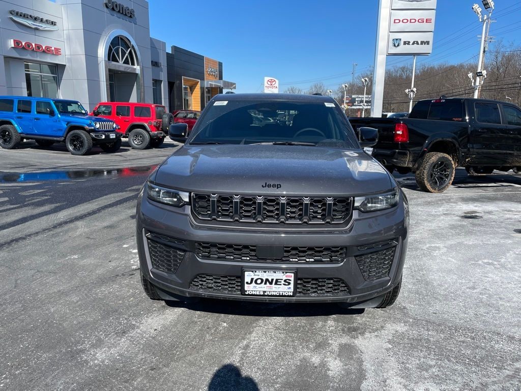 New 2026 Jeep Grand Cherokee Laredo Sport Utility