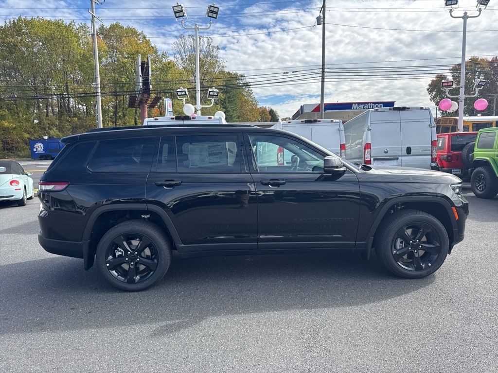 New 2025 Jeep Grand Cherokee L Altitude Sport Utility