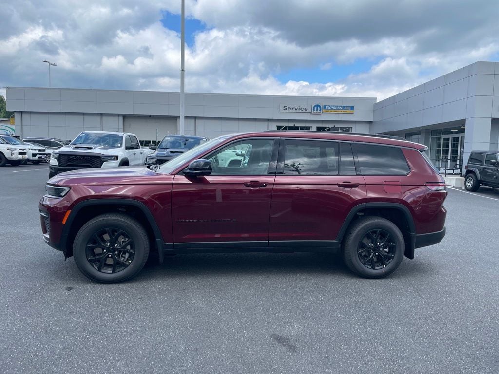 New 2026 Jeep Grand Cherokee L Laredo Sport Utility