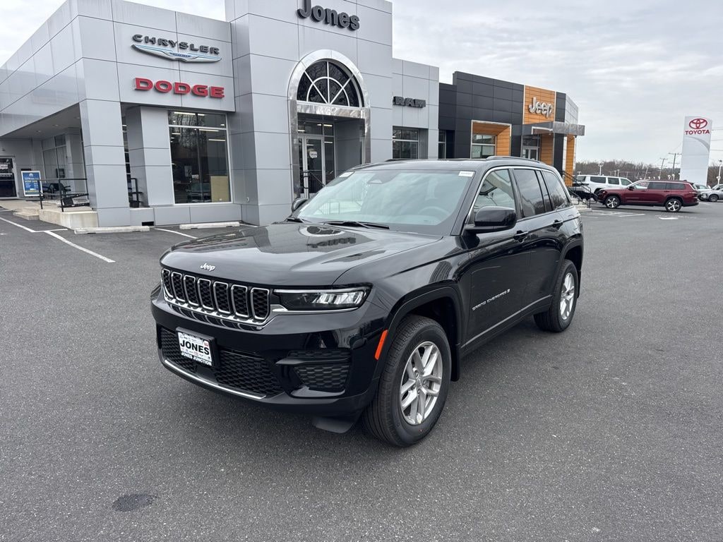 New 2026 Jeep Grand Cherokee Laredo Sport Utility