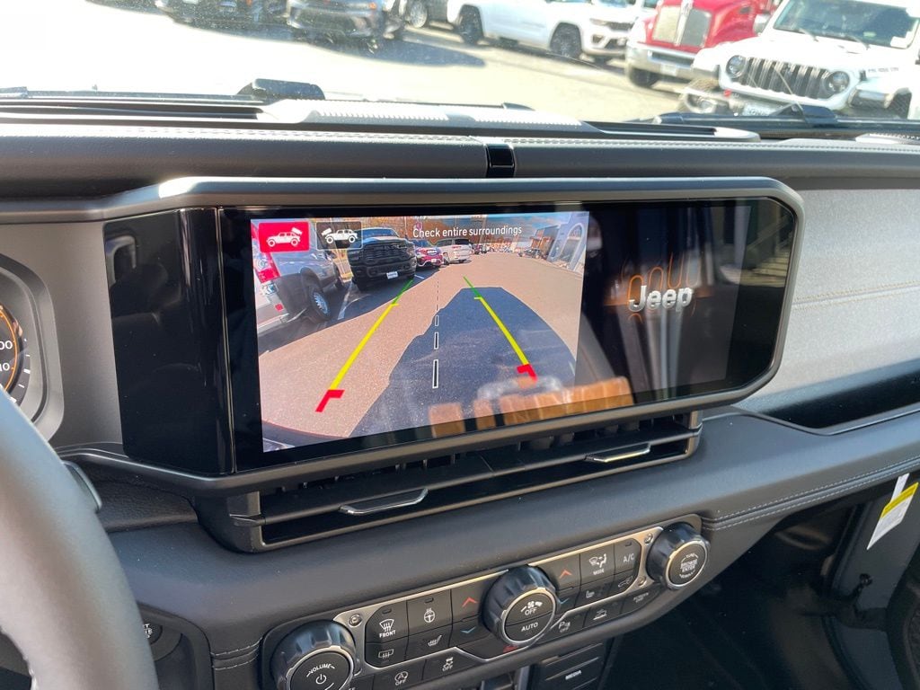 2026 Jeep Wrangler 4-Door Sahara - Photo 12