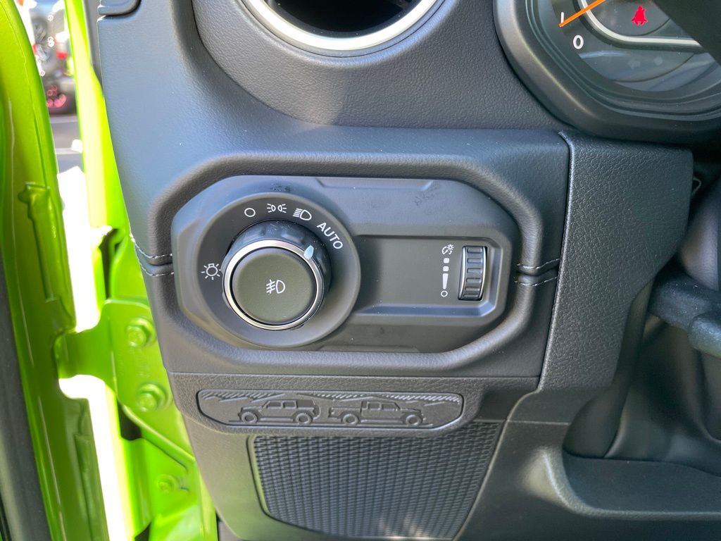 2026 Jeep Wrangler 4-Door Sahara - Photo 20