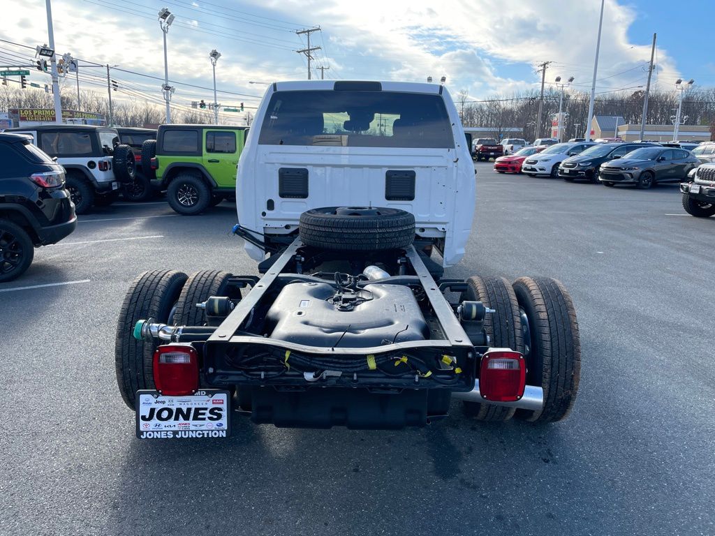 2026 RAM 3500 Chassis Tradesman - Photo 6