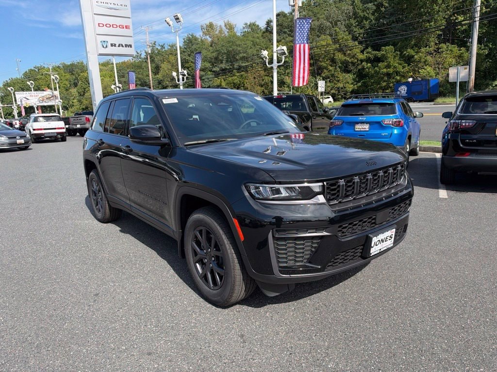 New 2027 Jeep Grand Cherokee Altitude Sport Utility