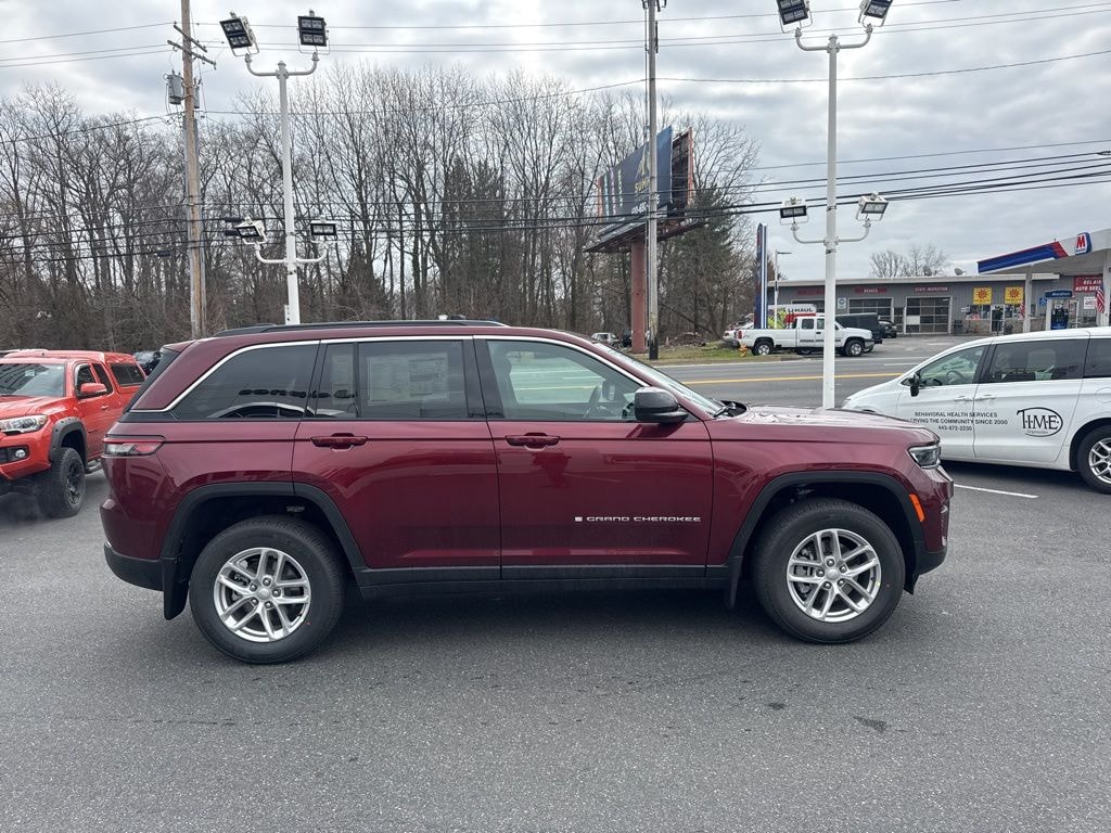 New 2026 Jeep Grand Cherokee Laredo Sport Utility