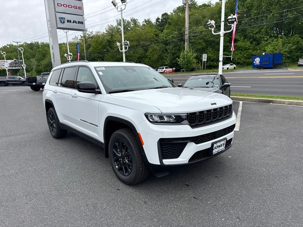 New 2026 Jeep Grand Cherokee L Laredo Sport Utility