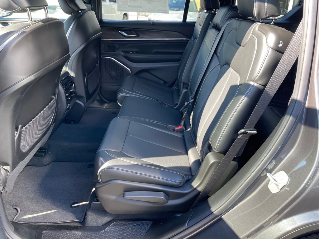 2025 Jeep Grand Cherokee L Overland - Photo 14