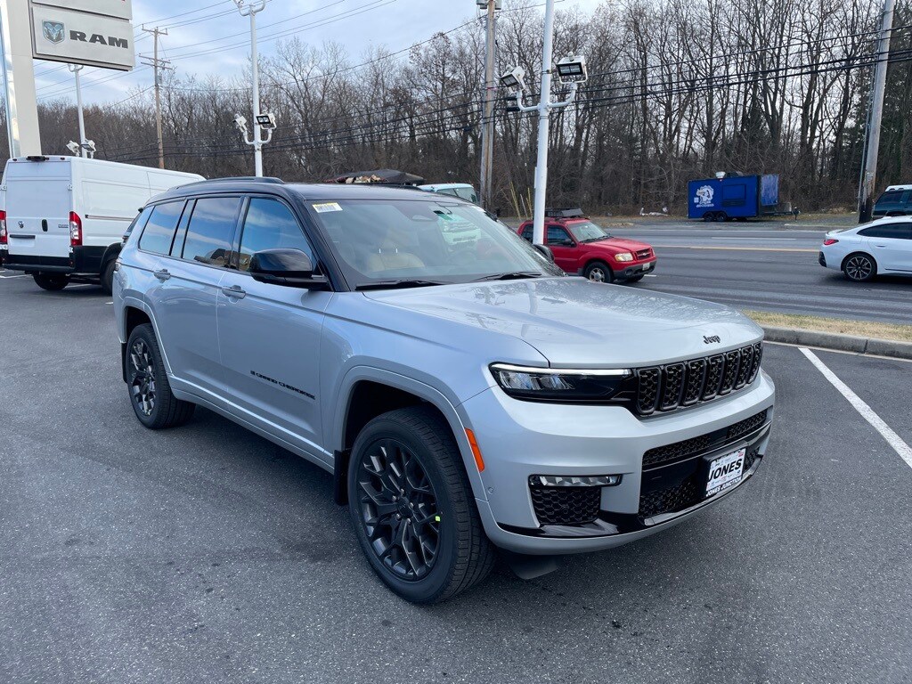 New 2025 Jeep Grand Cherokee L Summit Sport Utility