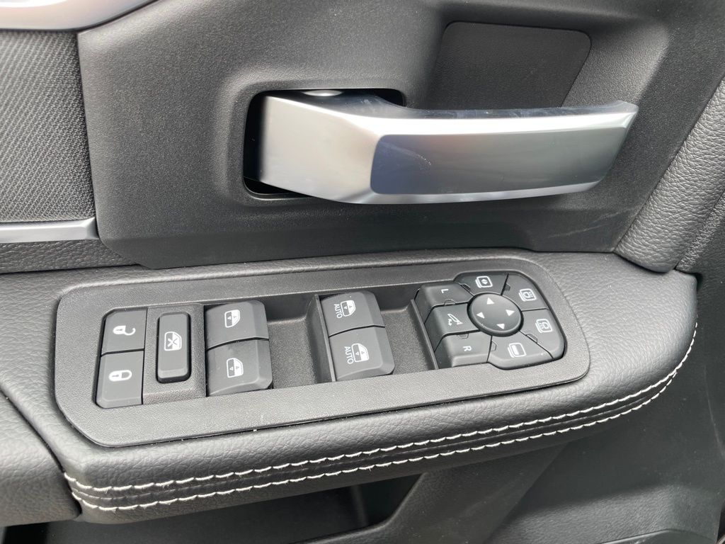2025 RAM 2500 Big Horn - Photo 10
