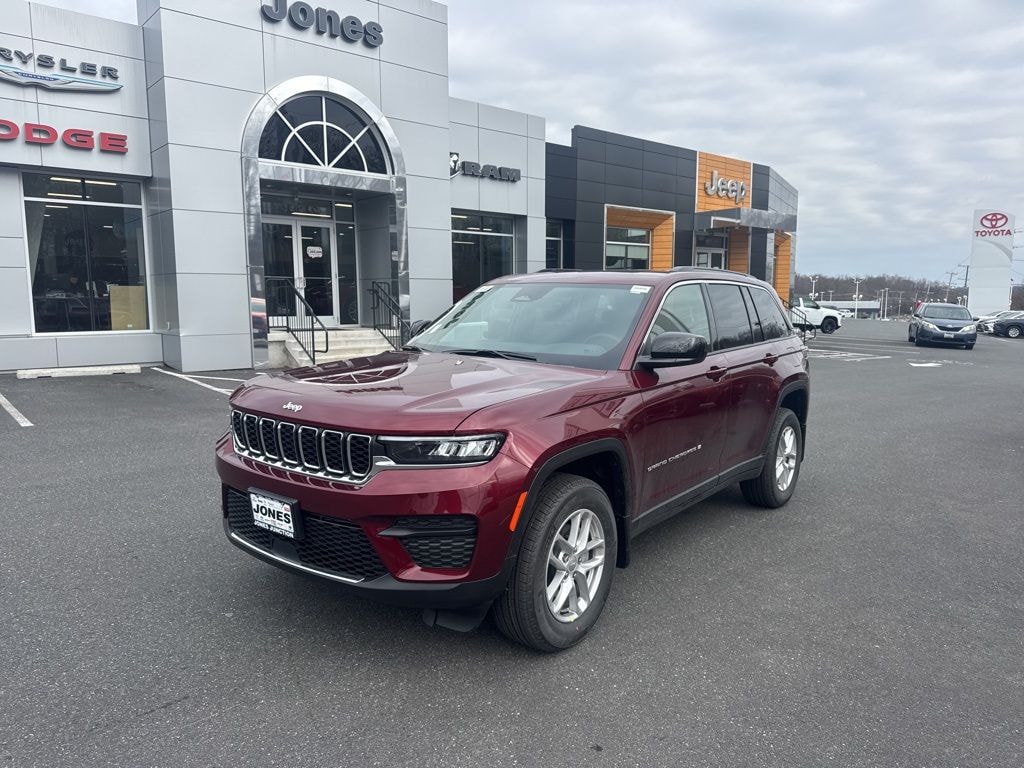 New 2026 Jeep Grand Cherokee Laredo Sport Utility