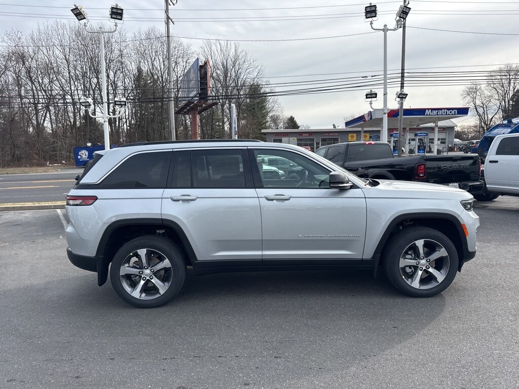 New 2025 Jeep Grand Cherokee Limited Sport Utility