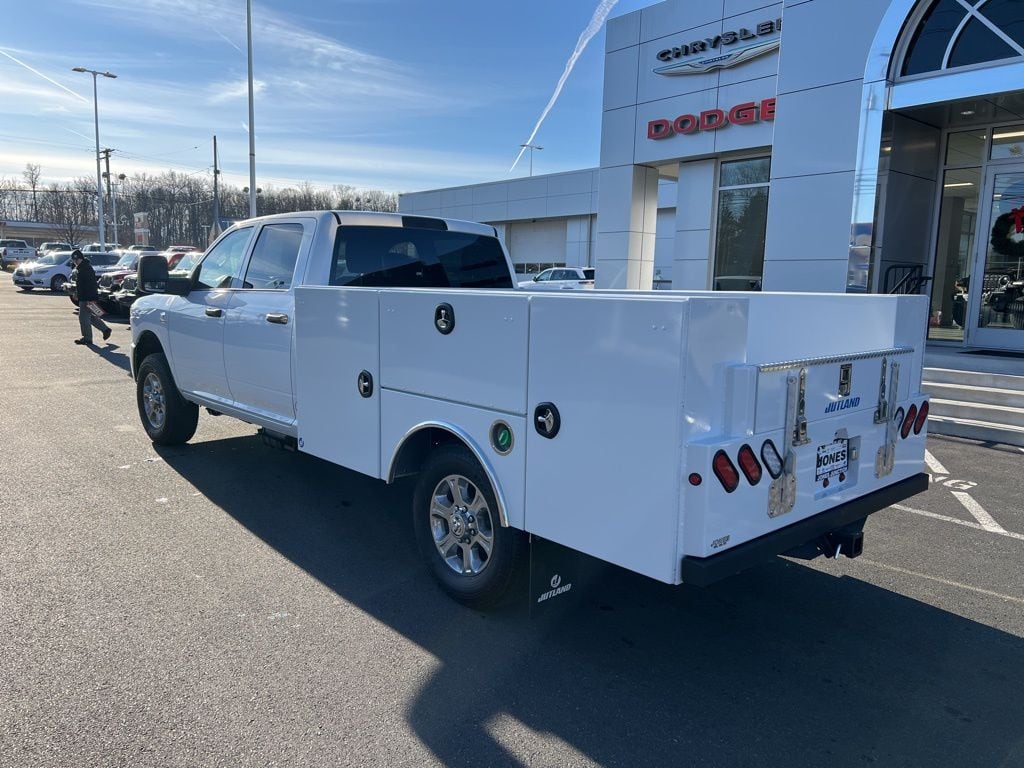 2026 RAM 3500 Chassis Tradesman - Photo 7