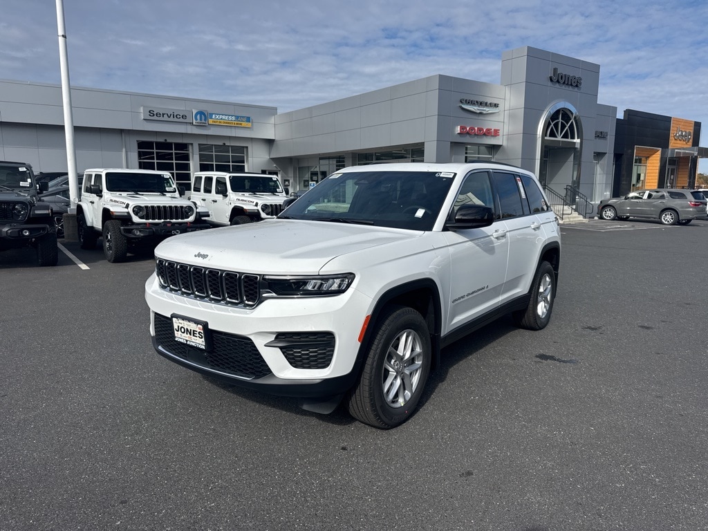 New 2025 Jeep Grand Cherokee Laredo Sport Utility