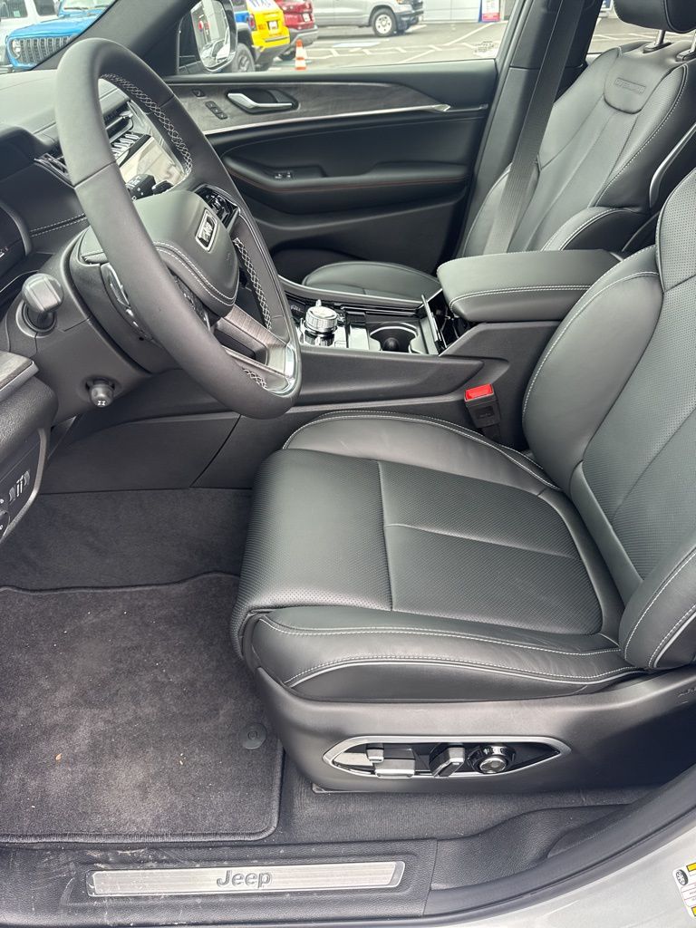 2025 Jeep Grand Cherokee L Overland - Photo 10