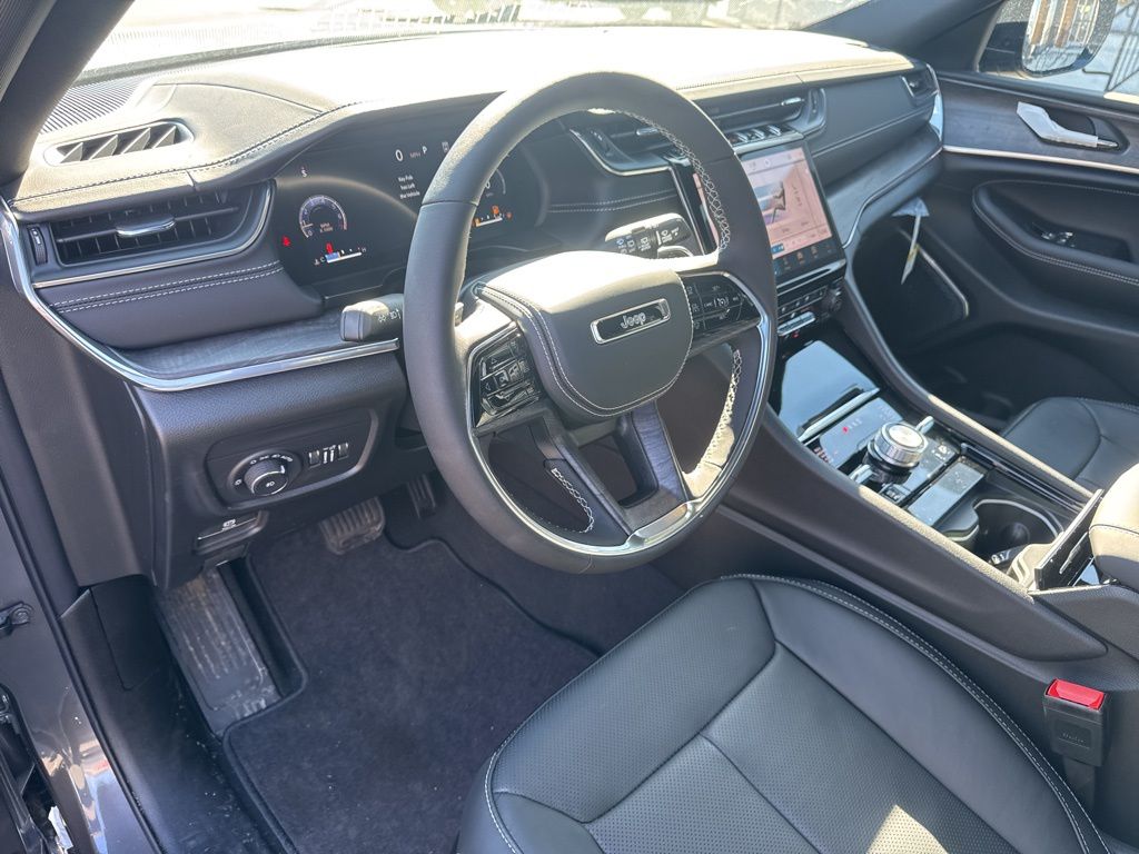 2025 Jeep Grand Cherokee Overland - Photo 10