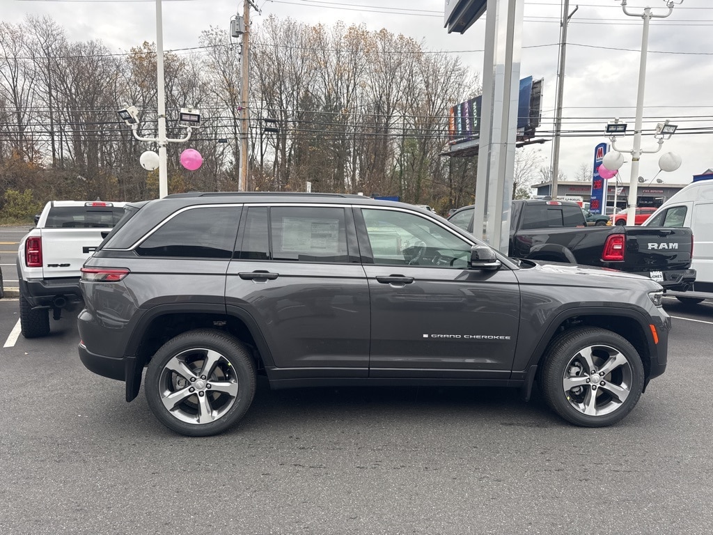 New 2025 Jeep Grand Cherokee Limited Sport Utility