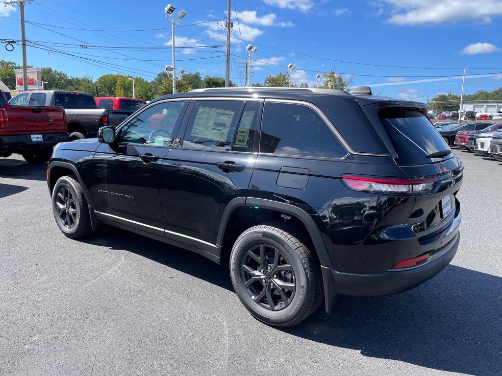 New 2027 Jeep Grand Cherokee Altitude Sport Utility