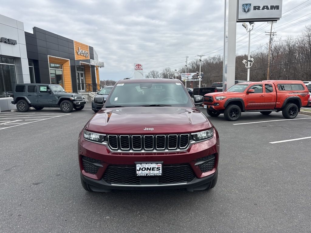 New 2026 Jeep Grand Cherokee Laredo Sport Utility