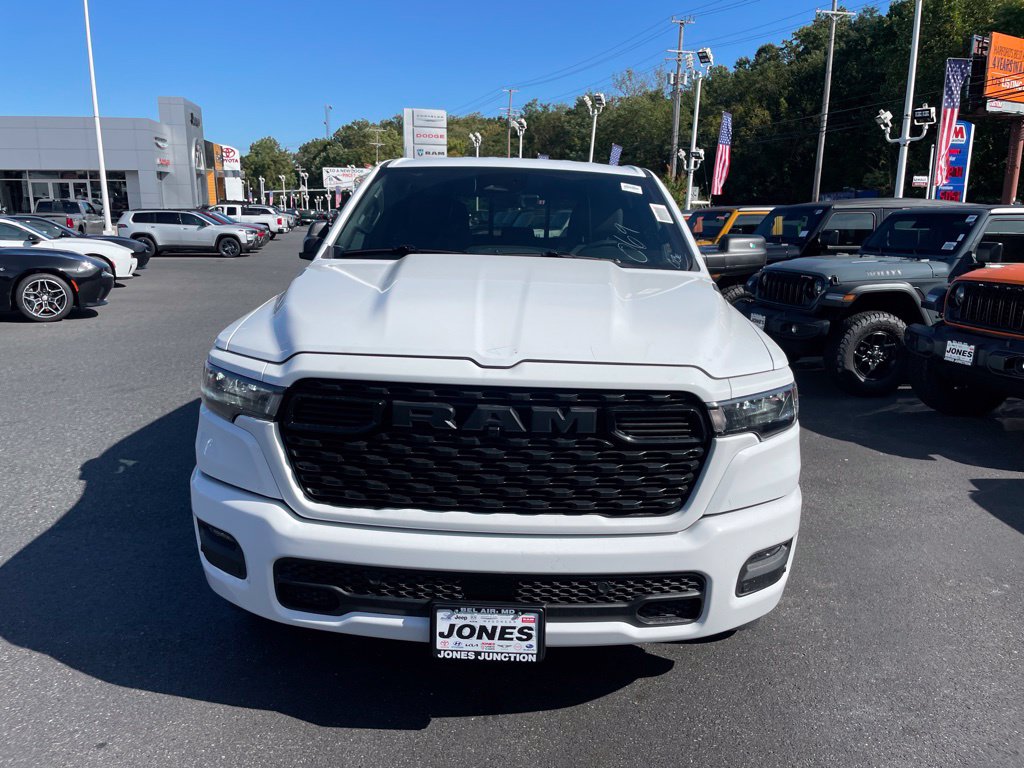 New 2027 Ram 1500 EXPRESS CREW CAB 4X4 5'7 BOX Pickup