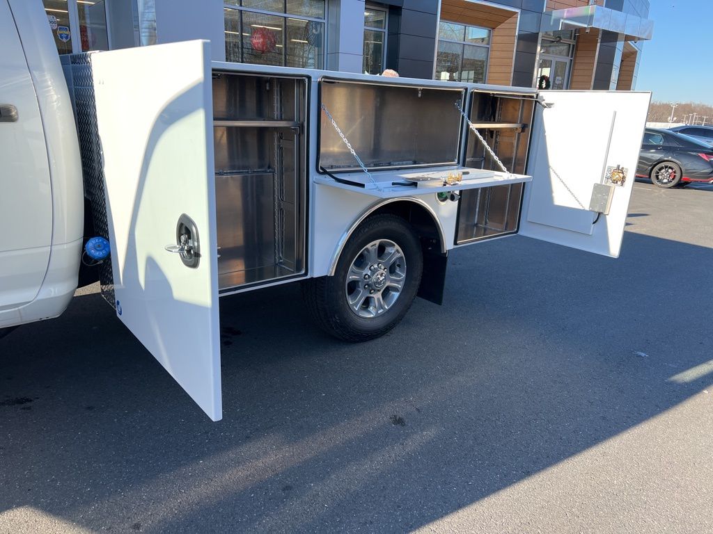 2026 RAM 3500 Chassis Tradesman - Photo 18