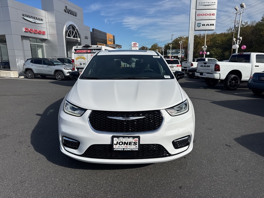New 2026 Chrysler Pacifica Select Passenger Van