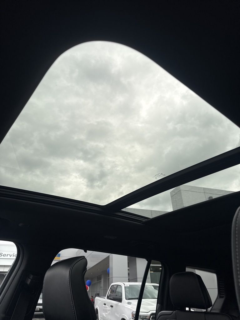 2025 Jeep Grand Cherokee L Overland - Photo 8