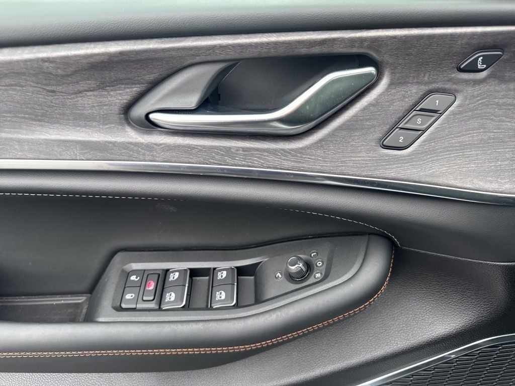 2025 Jeep Grand Cherokee L Overland - Photo 9