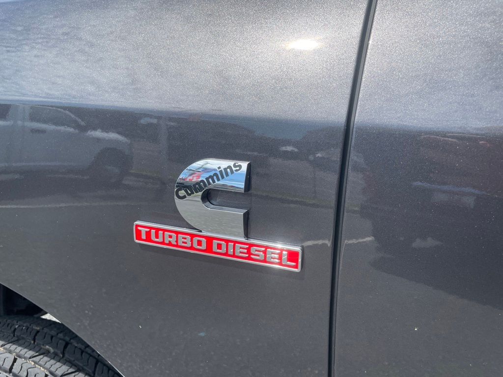 2026 RAM 3500 Laramie - Photo 8