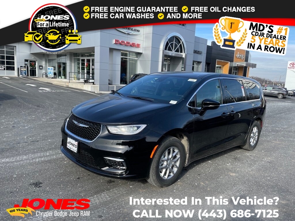 2026 Chrysler Pacifica Select's photo