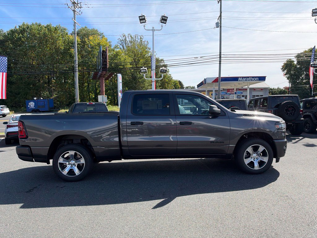 New 2027 Ram 1500 EXPRESS CREW CAB 4X4 6'4 BOX Pickup
