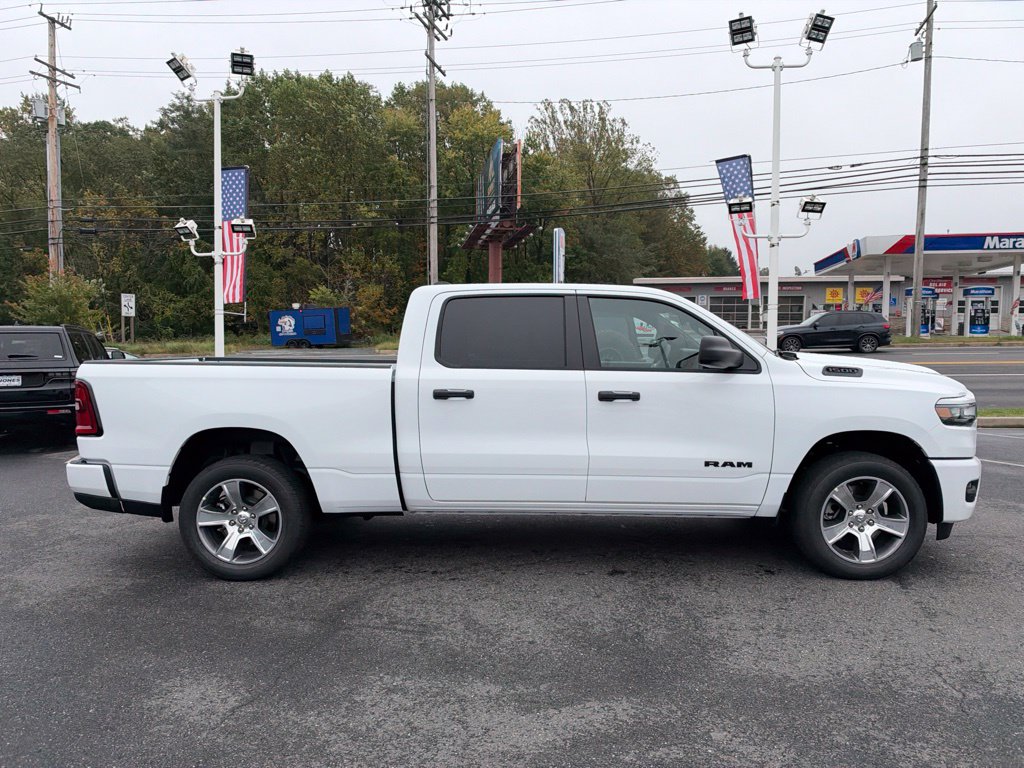 New 2027 Ram 1500 EXPRESS CREW CAB 4X4 6'4 BOX Pickup