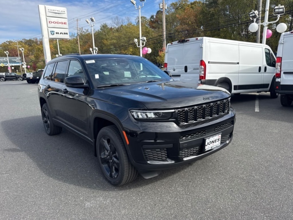 New 2025 Jeep Grand Cherokee L Altitude Sport Utility