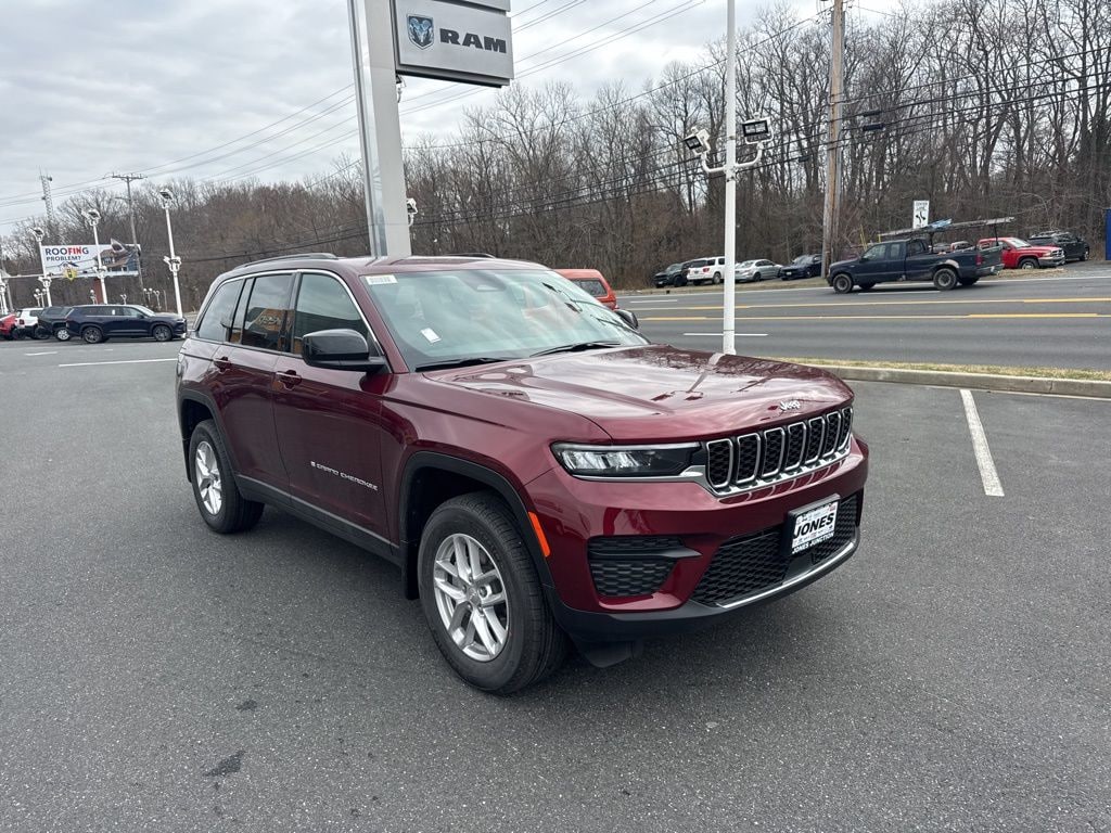 New 2026 Jeep Grand Cherokee Laredo Sport Utility