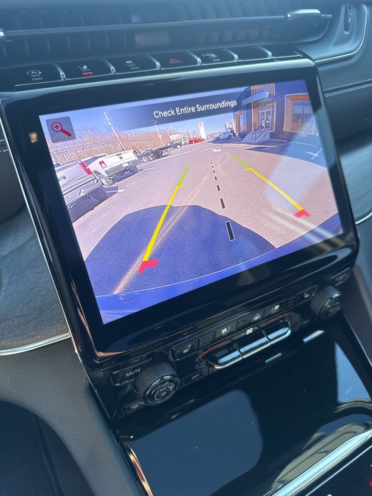 2025 Jeep Grand Cherokee Overland - Photo 12