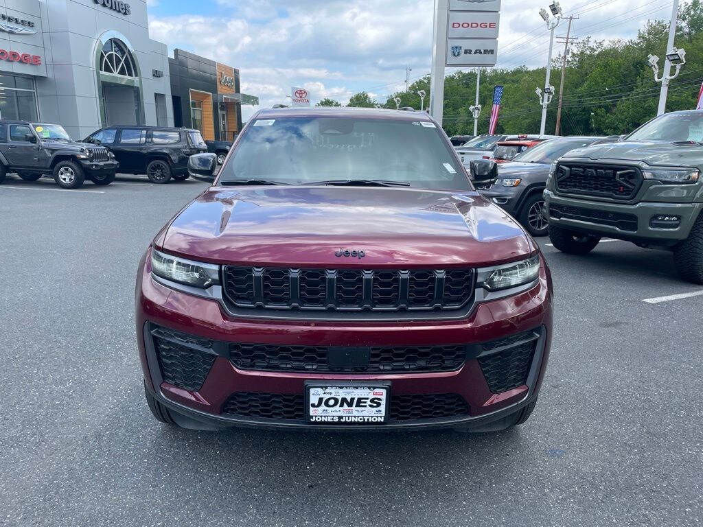 New 2026 Jeep Grand Cherokee L Laredo Sport Utility